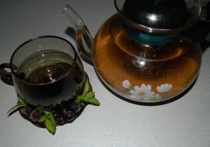 Рецепт чая смородина с мятой. %D0%A4%D0%BE%D1%82%D0%BE %E2%84%965. Рецепт чая смородина с мятой фото. Рецепт чая смородина с мятой-%D0%A4%D0%BE%D1%82%D0%BE %E2%84%965. картинка Рецепт чая смородина с мятой. картинка %D0%A4%D0%BE%D1%82%D0%BE %E2%84%965. Смородина – полезный кустарник, который принято использовать для приготовления различных напитков. И это касается не только самих ягод, но и веток, и листочков. Сегодня мы рассмотрим самые популярные рецепты создания вкусного и целебного чая из листьев смородины.